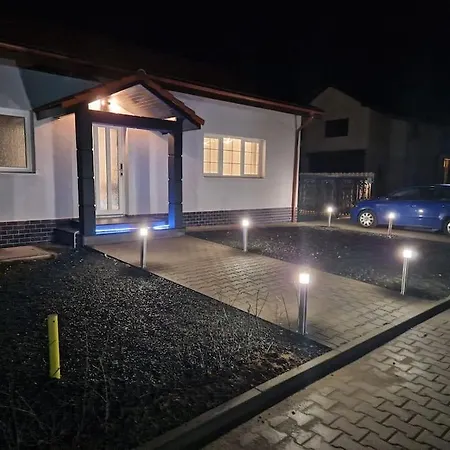 Home In Residential Neighborhood Arad Exterior photo
